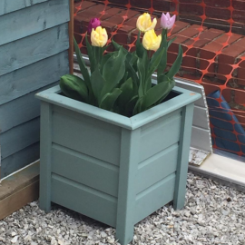 Learn how to upcycle old pallets into a garden planter by following these simple steps